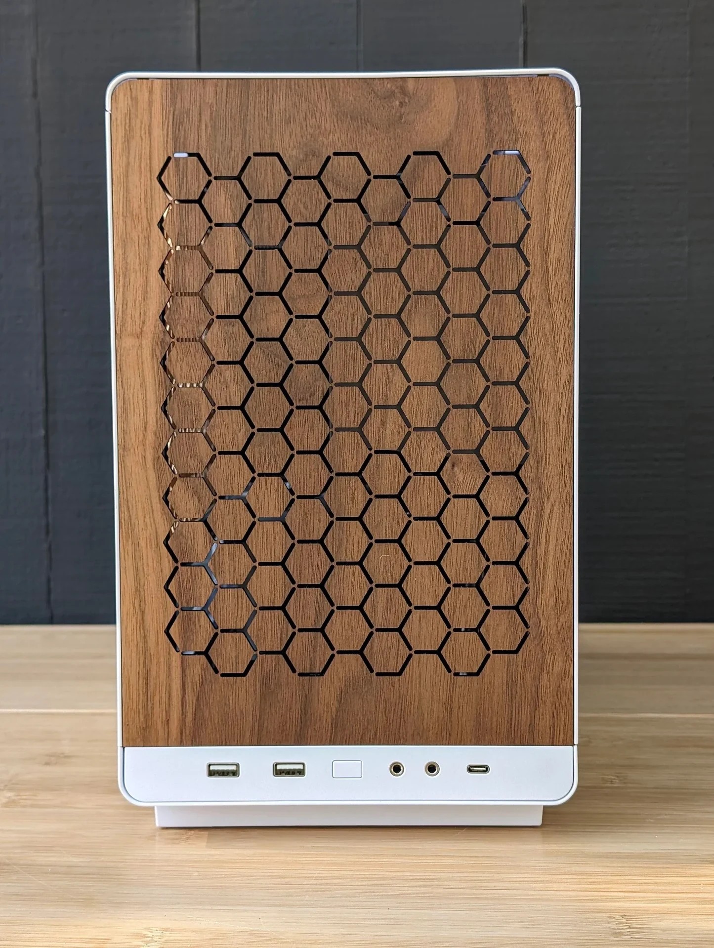 Bộ mặt gỗ Lian Li A3-3WD Wood Front Panel - NEW