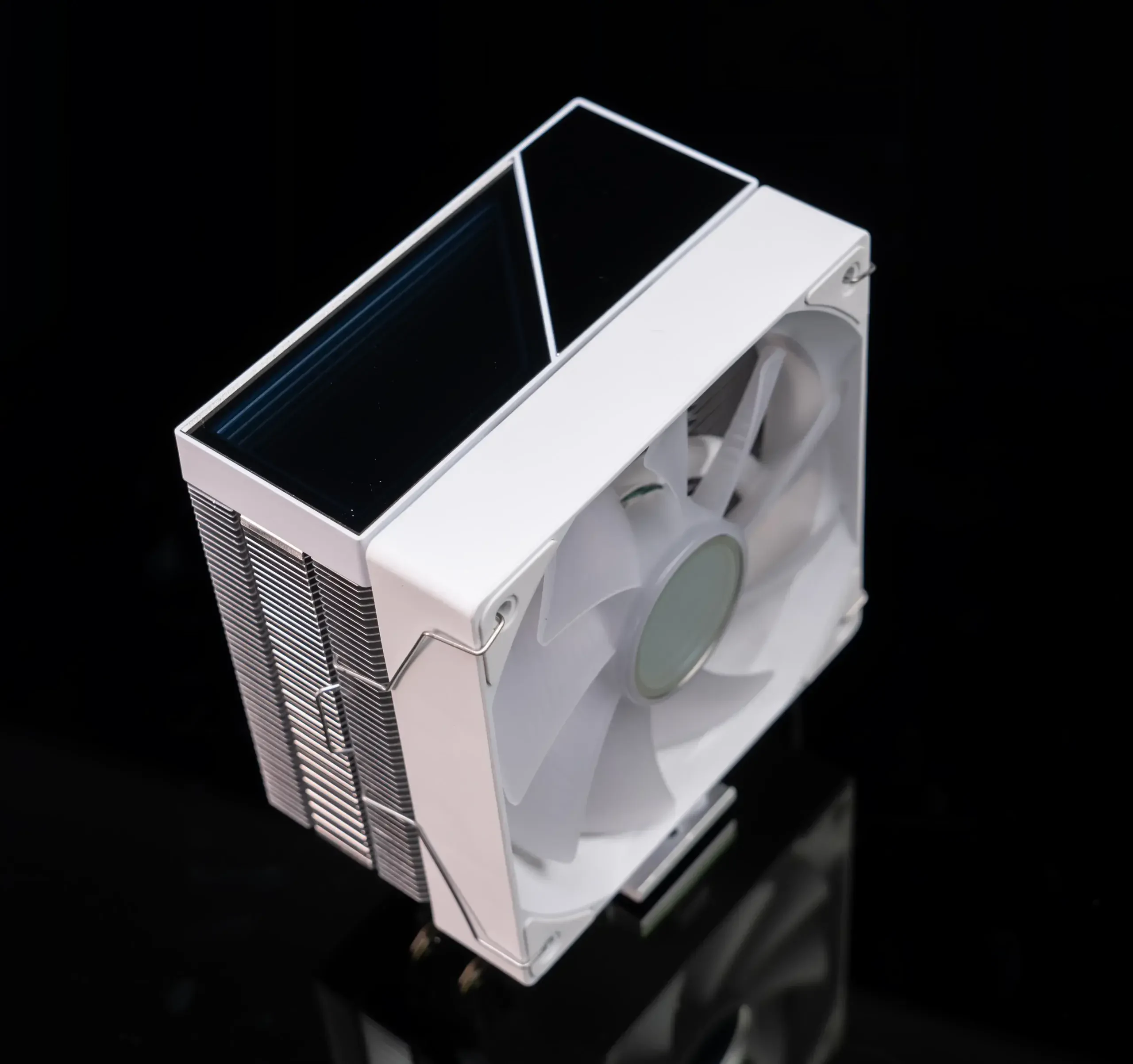 Giá đỡ VGA Leopard Led RGB White - NEW