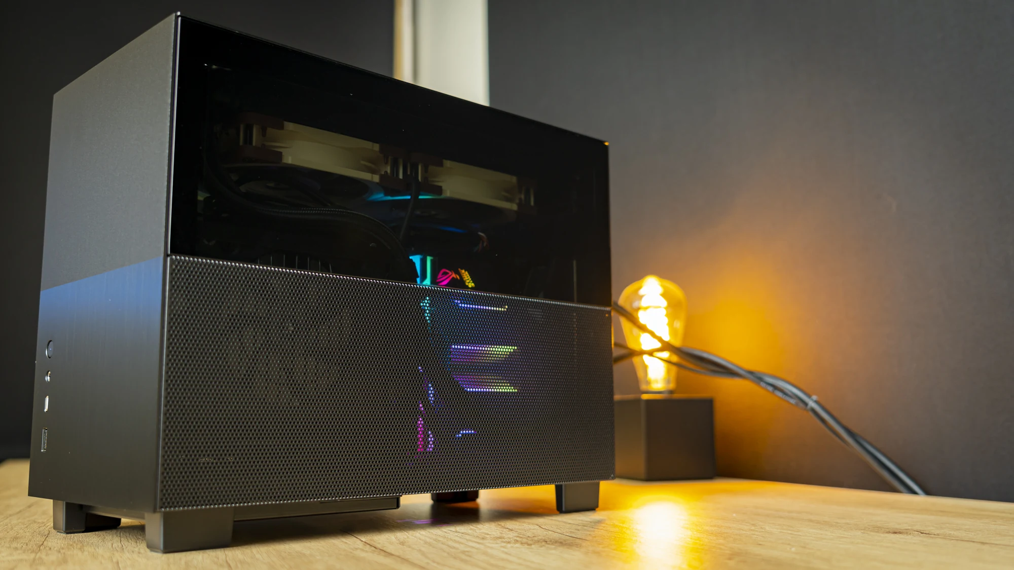 Vỏ Case PC Lian Li Q58 Black - Mini-ITX - Đen - NEW