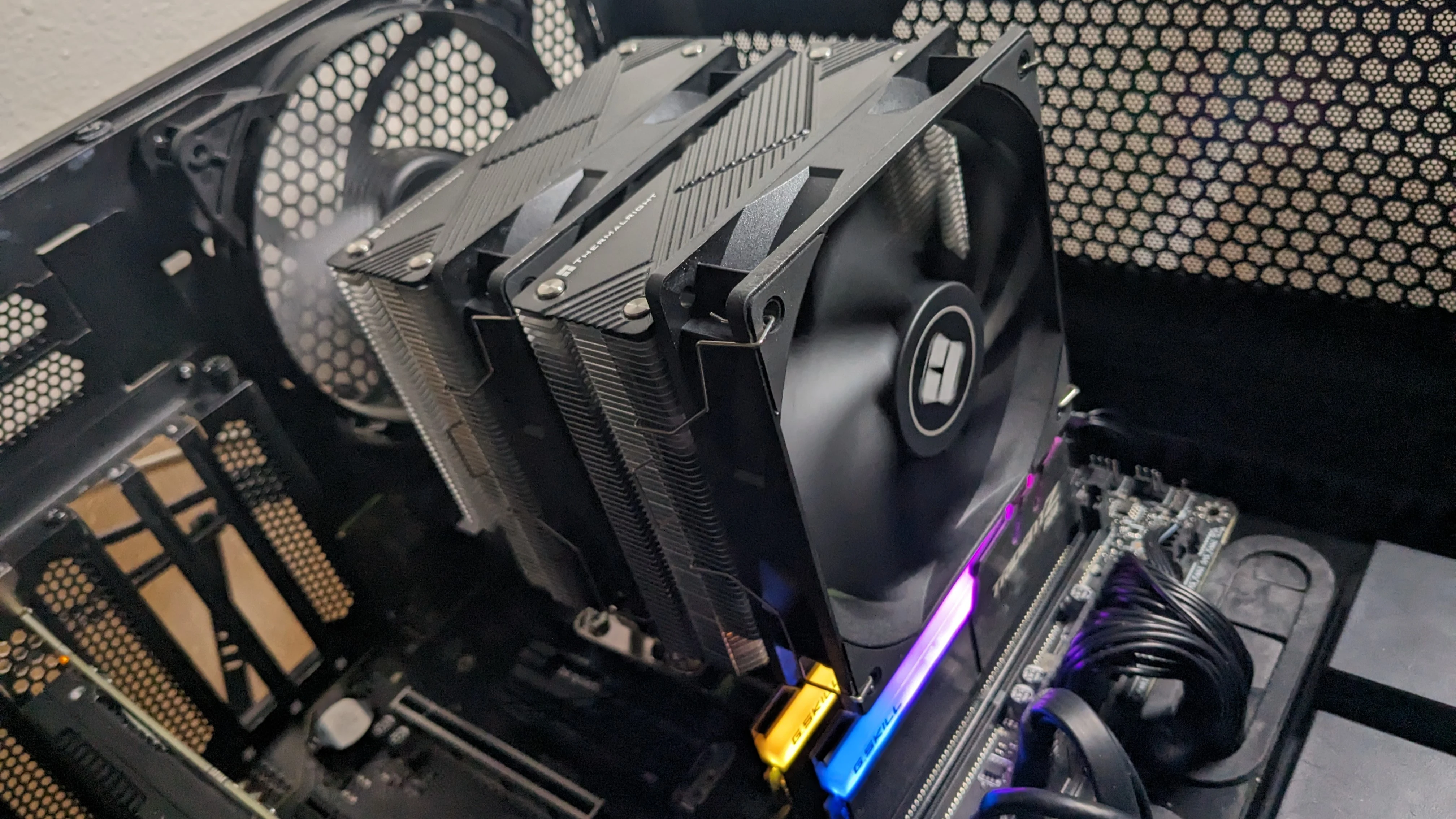 Tản nhiệt khí Thermalright Phantom Spirit 120 SE ARGB - NEW