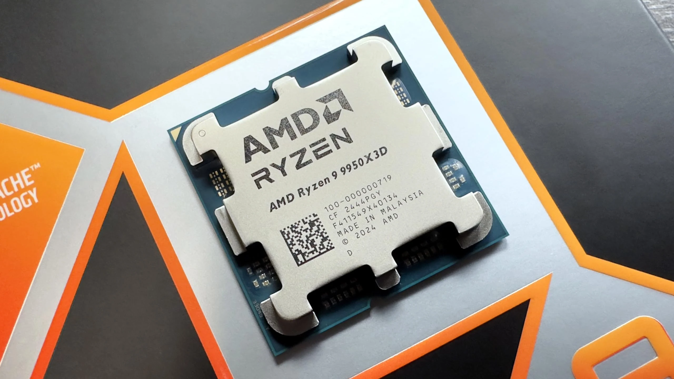 CPU AMD Ryzen 9 9950X3D - 16 nhân 32 luồng Max turbo 5,7GHz - AM5 - New Tray