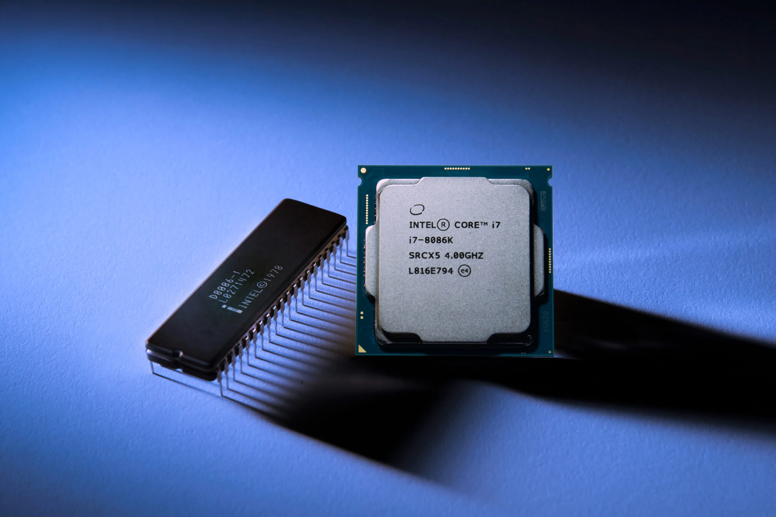CPU Intel Core i7 8086K 6 nhân 12 luồng Max turbo 5,0 GHz - LGA 1151