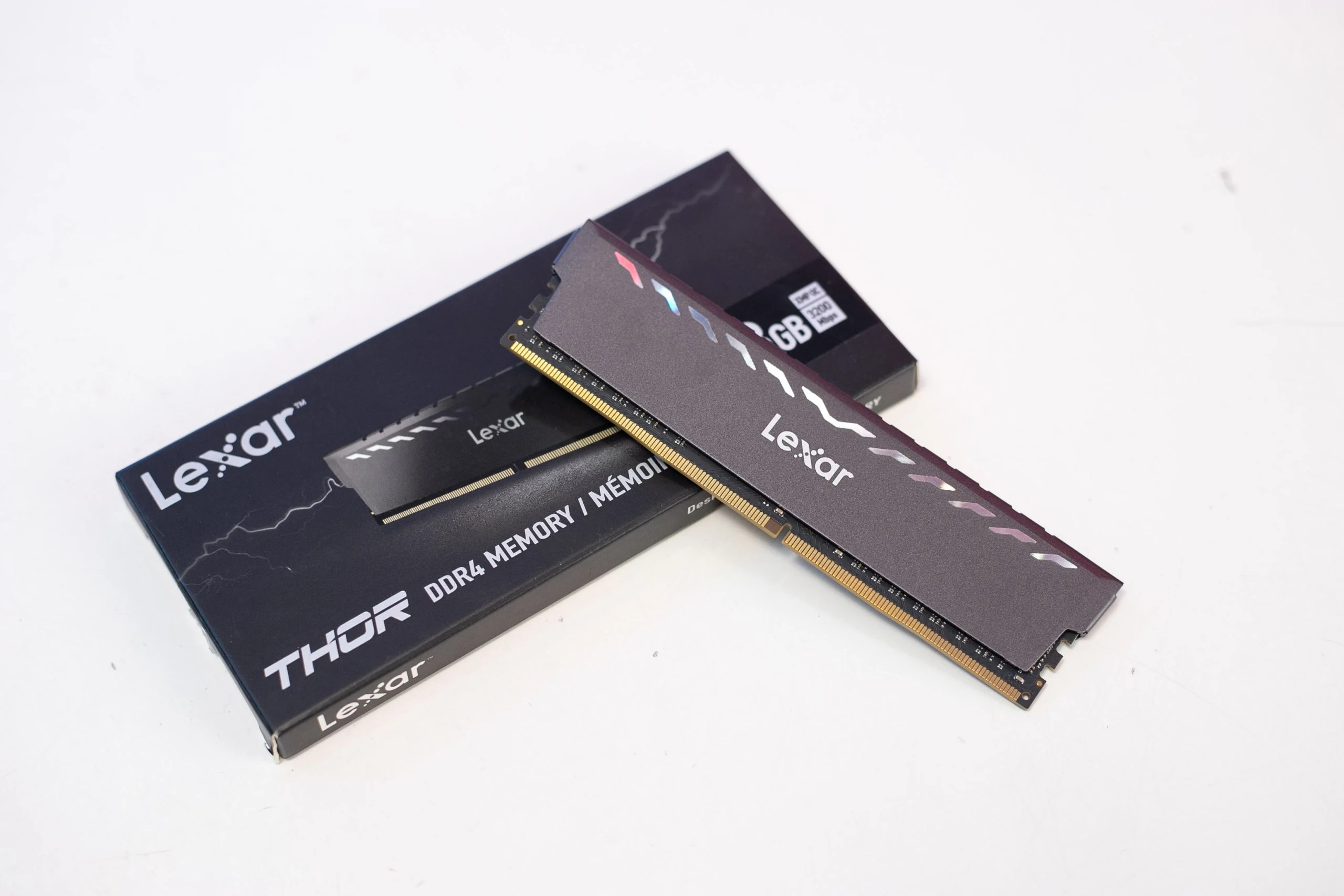 RAM Lexar HADES RGB DDR4 8GB 3200MHz - LD4BU008G-R3200GDLH