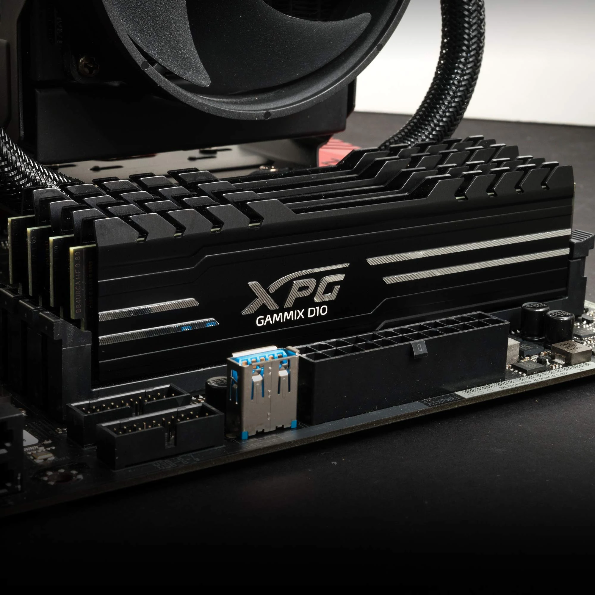 RAM PC XPG GAMMIX D10 16GB (1x16GB) DDR4 3200MHz - Black - New