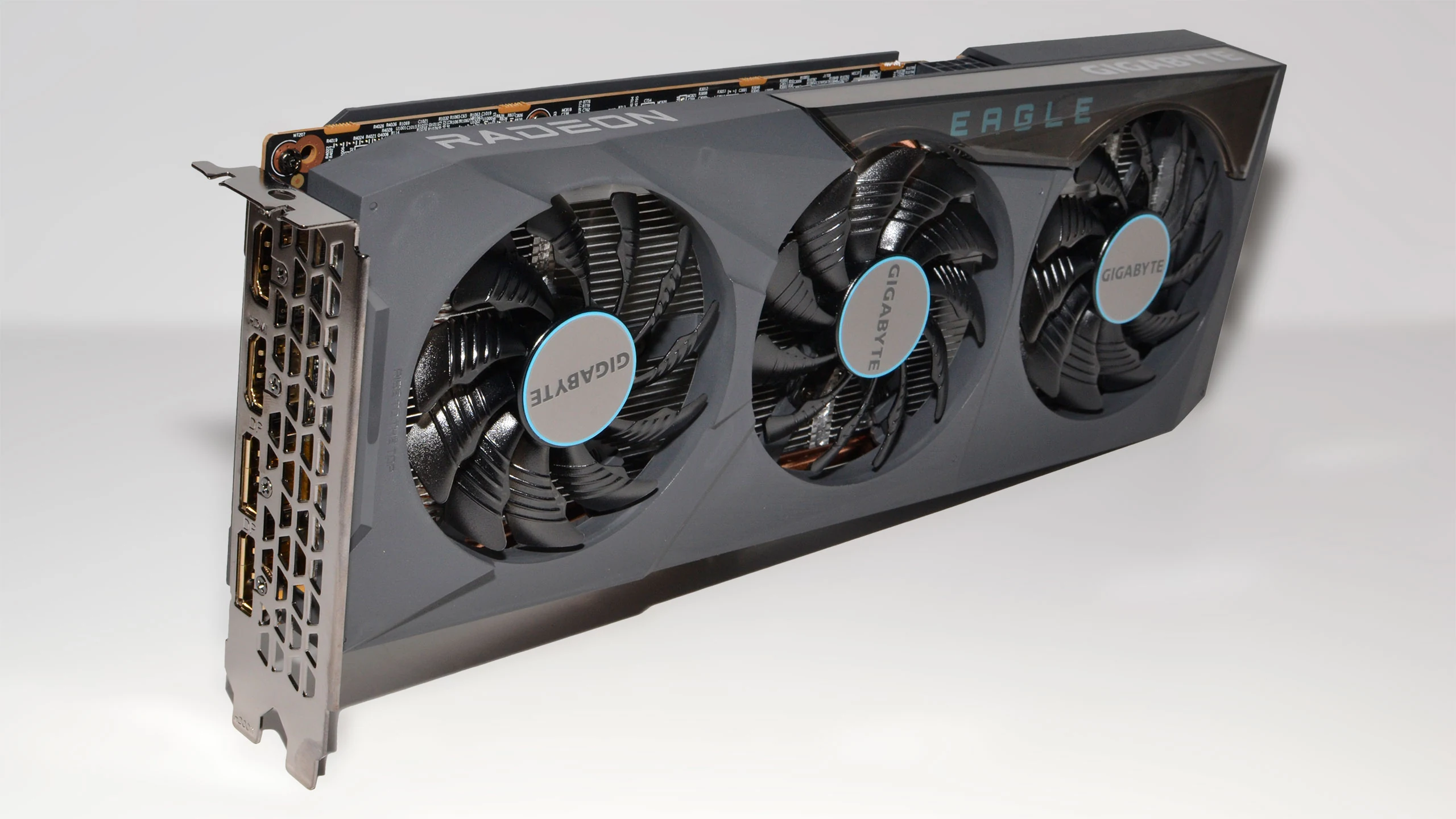 VGA GIGABYTE Radeon RX 6600 XT EAGLE 8G - GDDR6 - NEW